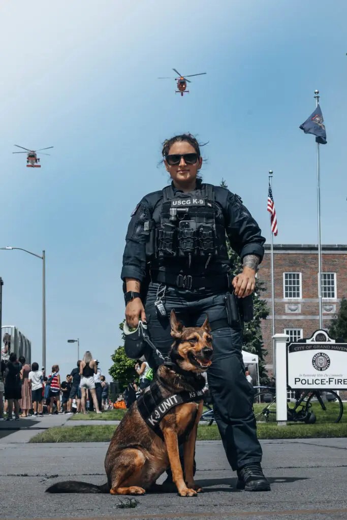 Lavi with handler